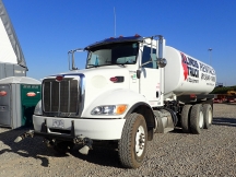 2017 Peterbilt 348