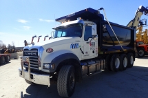 2017 Mack GU713 Tri Axle