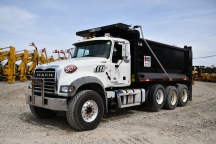 2018 Mack GU713 Tri Axle