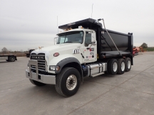 2018 Mack GU713 Tri Axle