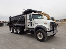 2018 Mack GU713 Tri Axle