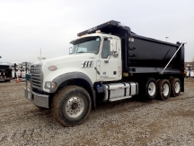 2017 Mack GU713 Tri Axle